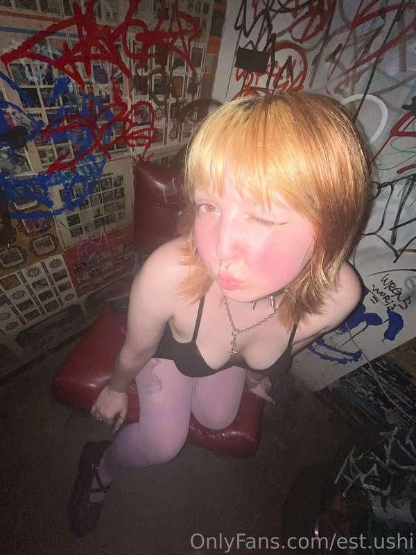 i look like this emoji😚