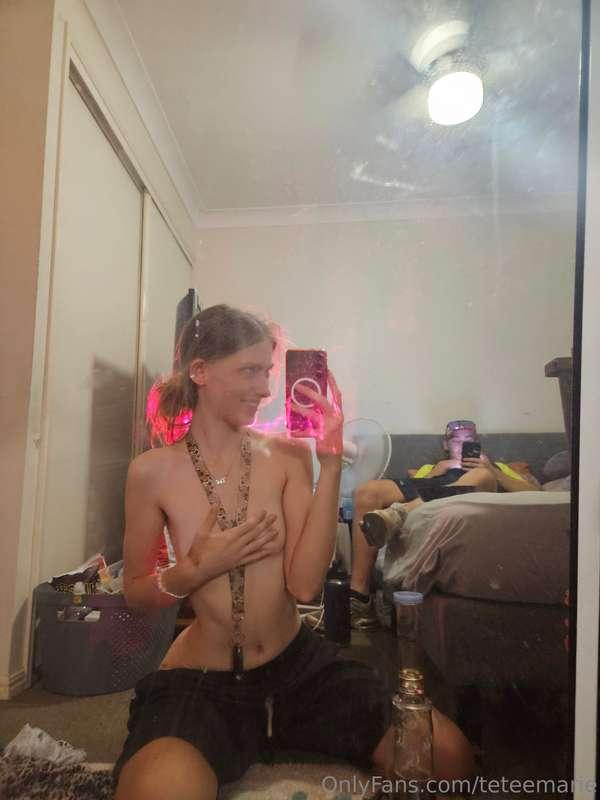 Smoke a cone w me top less? On live now...