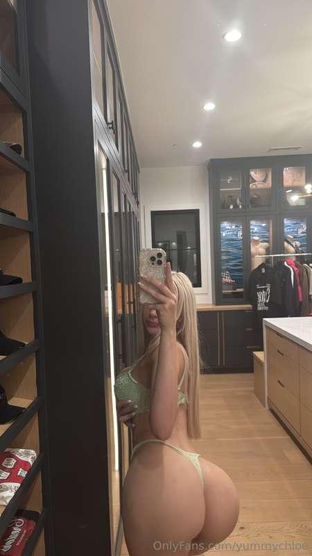 girlfriend material?💗