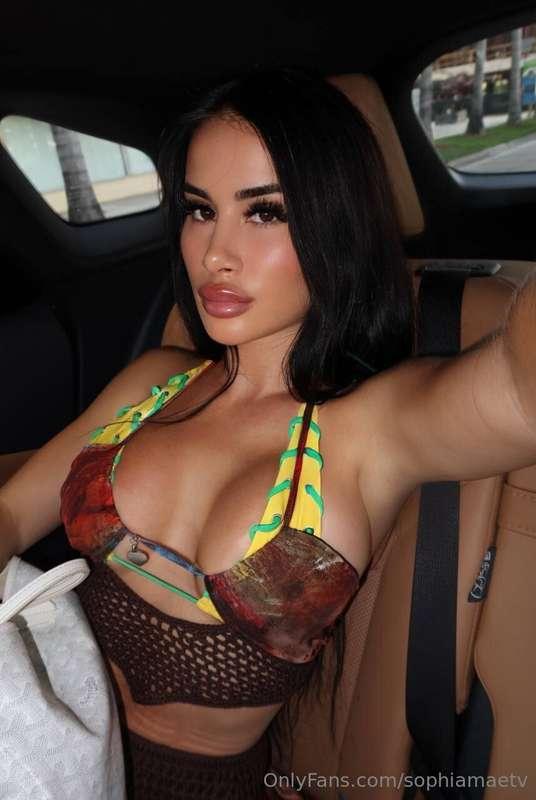 Ready for a weekend of fun? 🌴