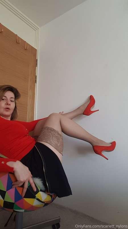 scarlett_nylons image #2