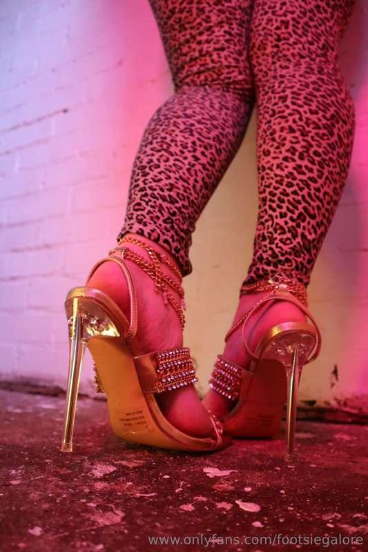 footsiegalore image #15