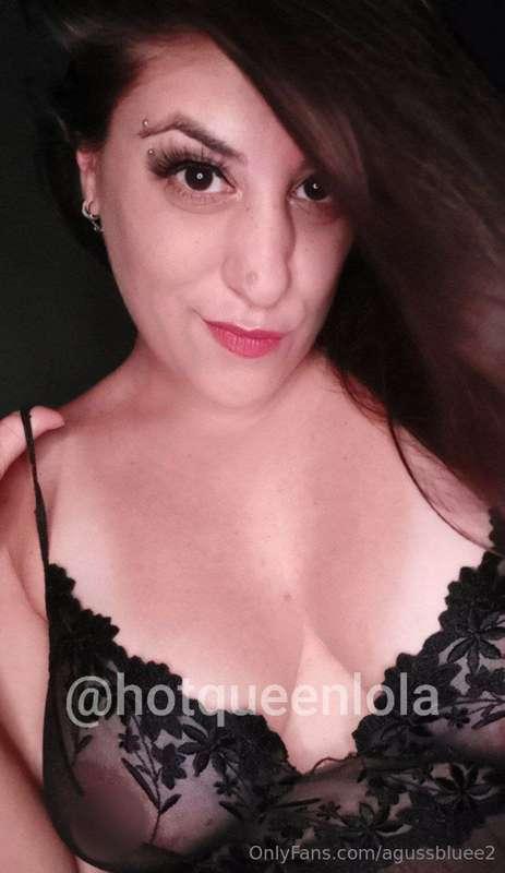 🪽@hotqueenlola 🪽🔥 "𝙍𝙚𝙖𝙙𝙮 𝙩𝙤 𝙨𝙚𝙚 𝙢𝙤𝙧𝙚 𝙤𝙛 𝙬𝙝𝙖𝙩 𝙄 𝙙𝙤𝙣'𝙩 𝙨𝙝𝙤𝙬 𝙤𝙣..