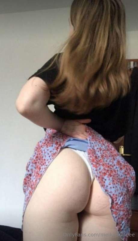 Oops, this skirt is so easily lifted up…@wendy_baby_girl💕@we..
