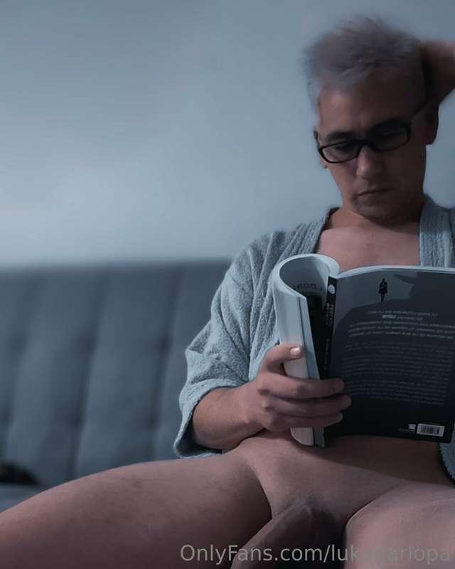 I'll leave you a little gift before going to bed... What kin..