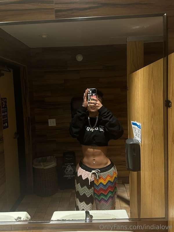 I wanna talk!! message me something cute 😘