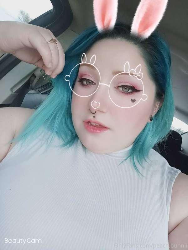 Y'all want some feet pictures and videos?
