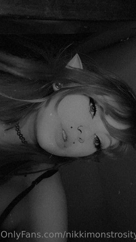 Elf ears and 6 months pregnant belly 😘 explore your kinks wi..