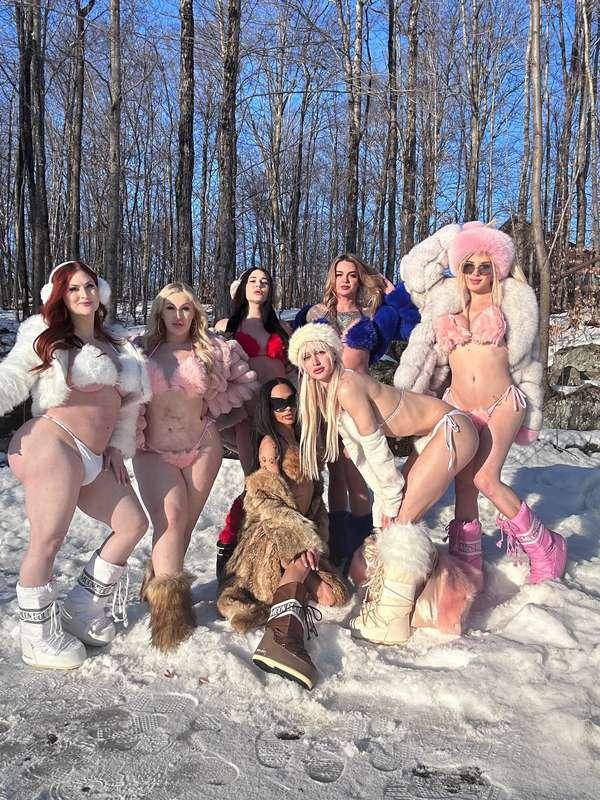 ***GANG BANGED WITH6 TRANSEXUALS!*** 🏳️‍⚧️🪵 *My girls & I go..