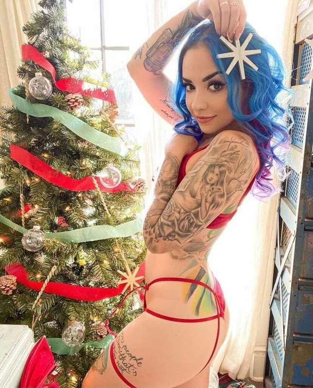 Merry Christmas from our beautiful performer @heysariaa ❄️❤️