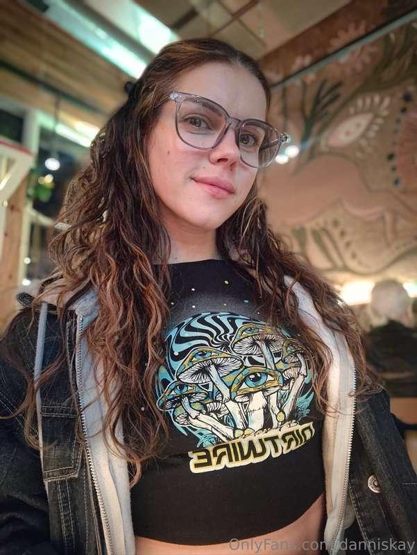 Love me a good concert crop 🎶Who's heard of Dirtiwre? 🌵 