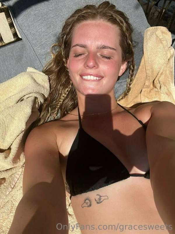 Bikini’s optional after this post 😏🌊