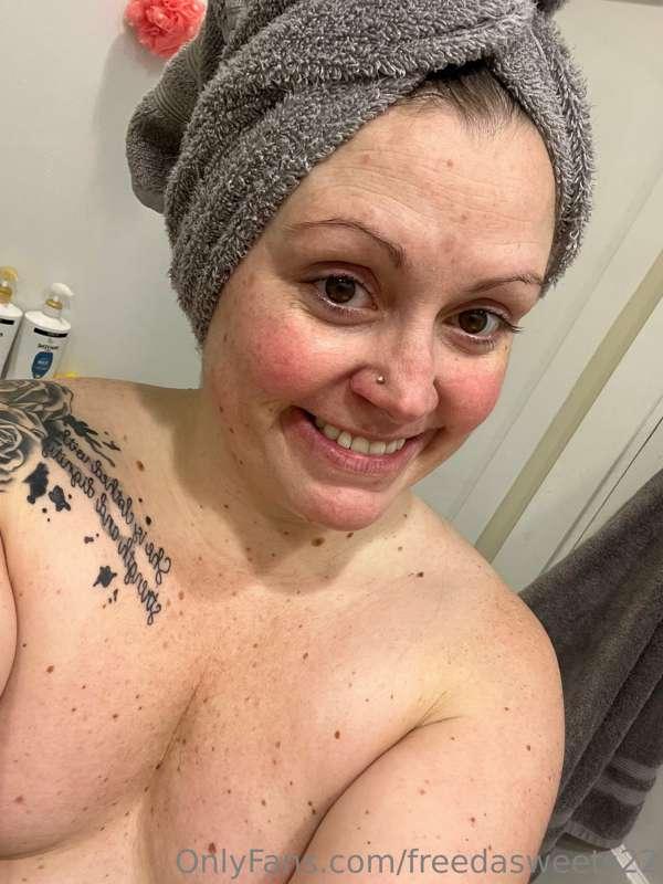 Fresh out of the shower after gym time 💪

Who’s got workout ..