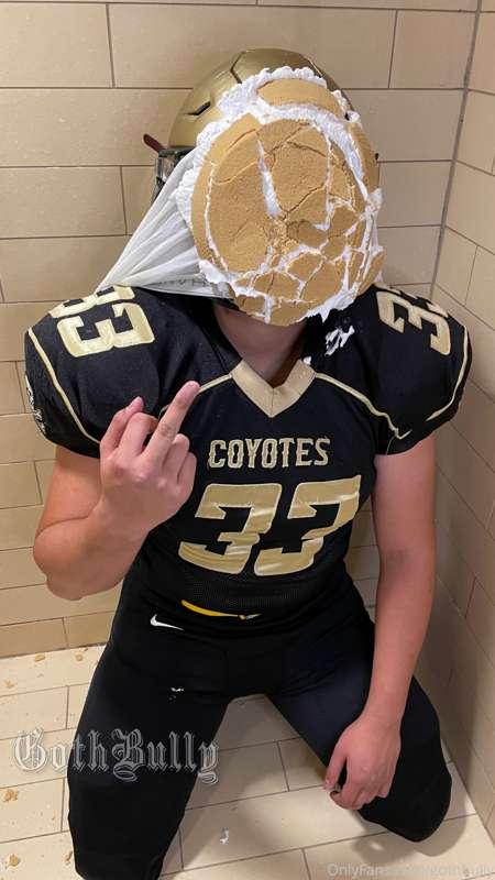 Pie to the face for football bro 😈

ft. @fabian_g220