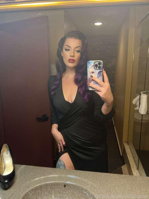 I did this pin-up photoshoot a year ago today and I’m still obsessed with the hair and makeup from it 🥺 I felt so pretty! 

#fyp #pinup #model #purplehair #tattoos #redlipstick #blackdress #tall #tallgirl #heels #longlegs
