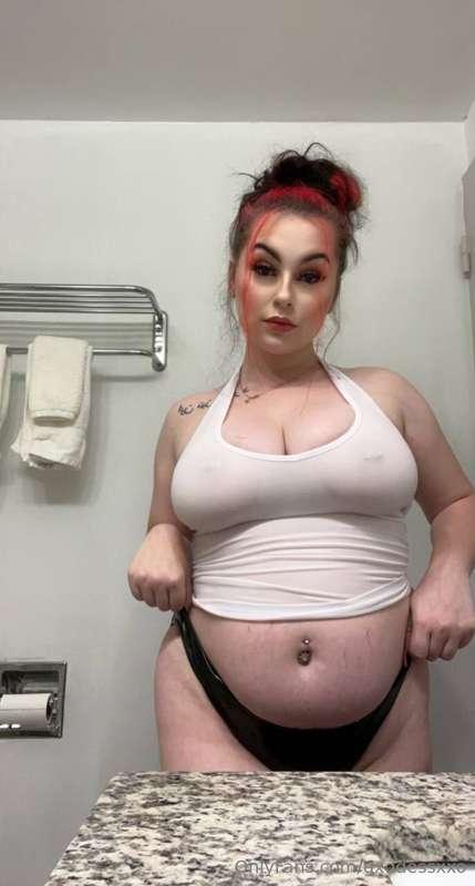 DM me if this made your cock stand up.. even just a little h..