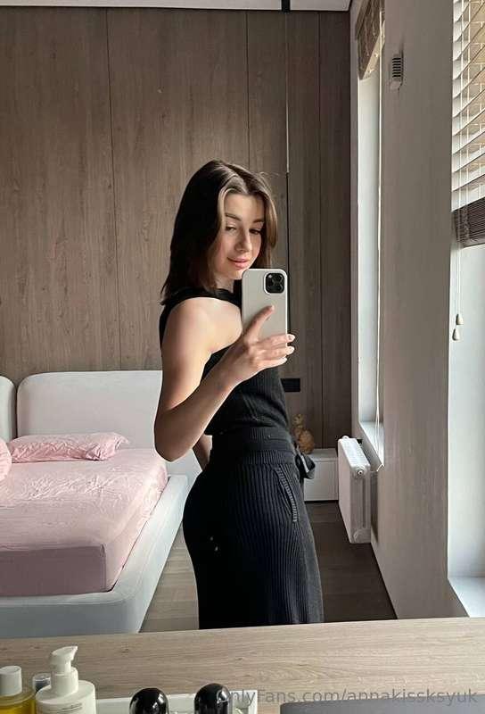 annakissksyuk main image