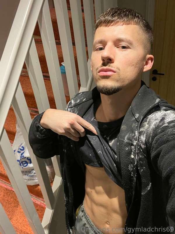 You can lean against these abs, boy 💪