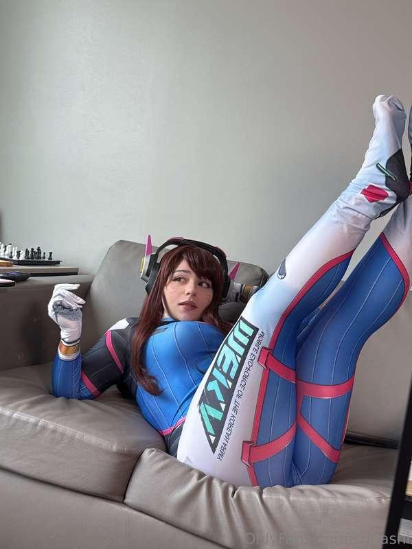can u help me take my suit off?