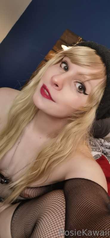 New fishnet x <3 40 pics each post 5/9
