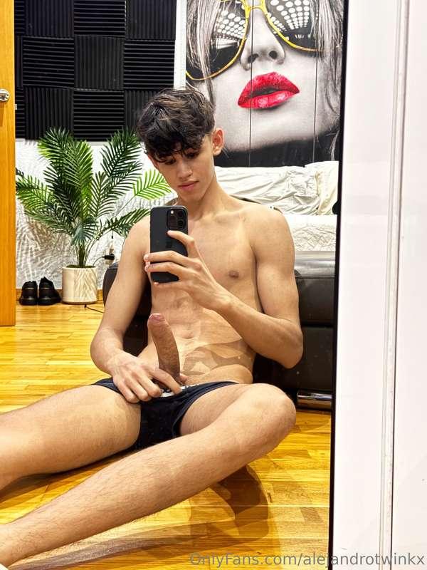 How do you like me best? 💦😼01 ) dressed 02 ) naked03 ) both 