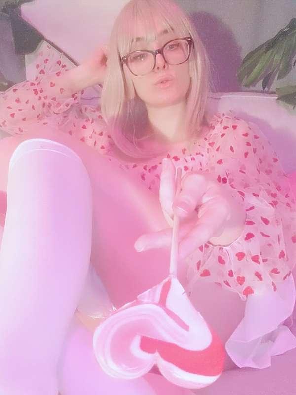Happy valentine's day! Will you share an indirect kiss with ..