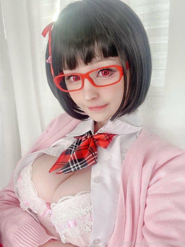 Yumi seifuku selfies set