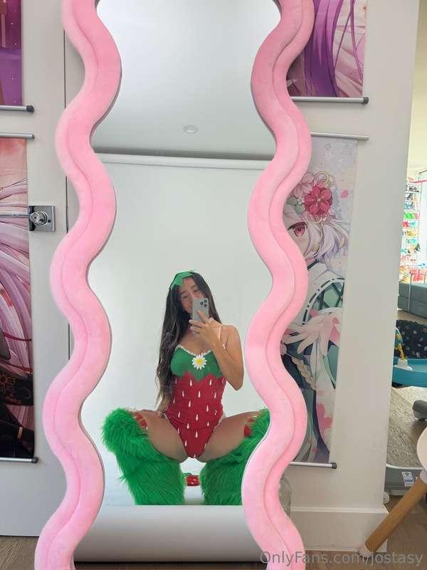 Your strawberry shortcake😘
