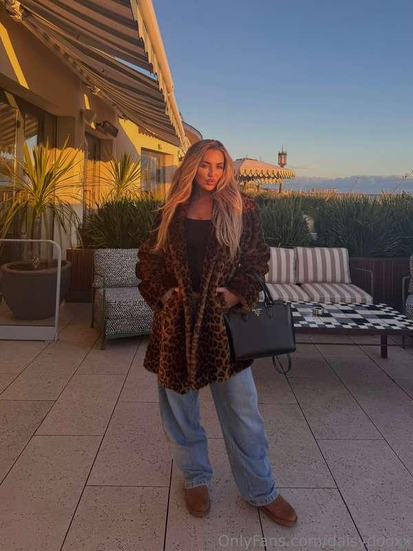Who likes my new coat xxx
