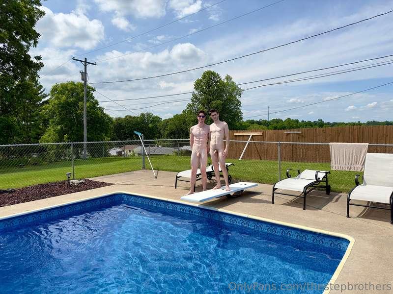 Did anyone order 2 naked pool boys? 😎🌊  *(8 pics)*