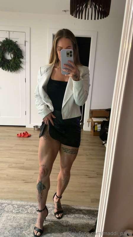 a little leggy for your thursday 🤭