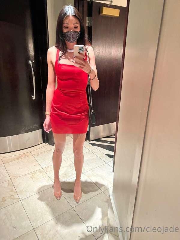 Would you take me on a dinner date? ♥️💋