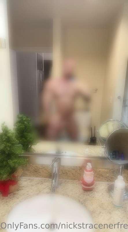 First fully nude selfie I’ve ever taken without a blurred fa..