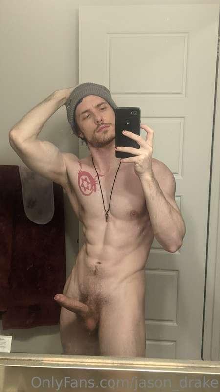 Who wants to take care of my post-workout cock? Highest tipp..