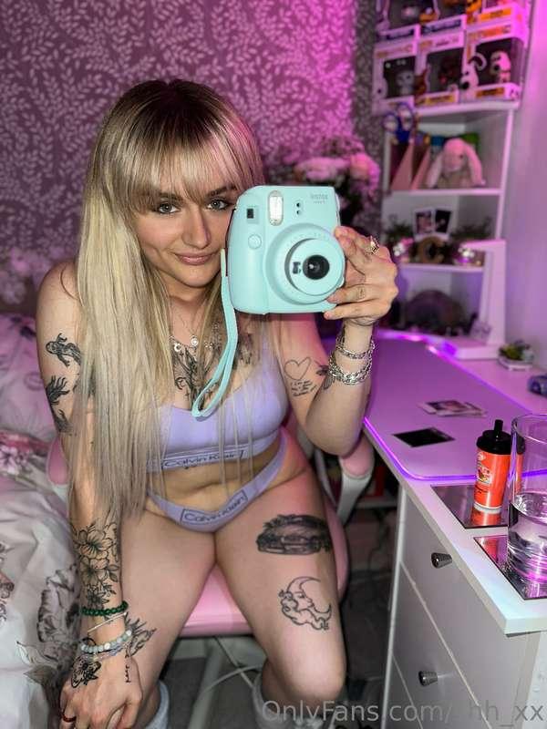 Will you help me take some Polaroids for you 😉📸