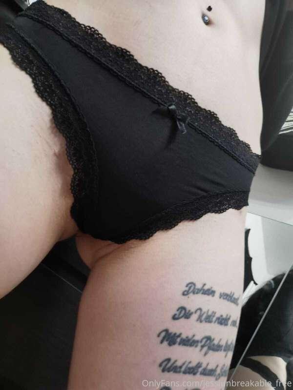 What do them pics make you wanna do with me? 😈