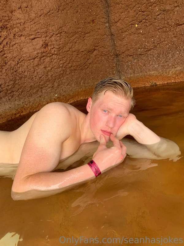 Who loves blue eyes and pale skin