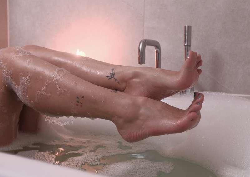 I would love to take a bath with you and you could soap my f..