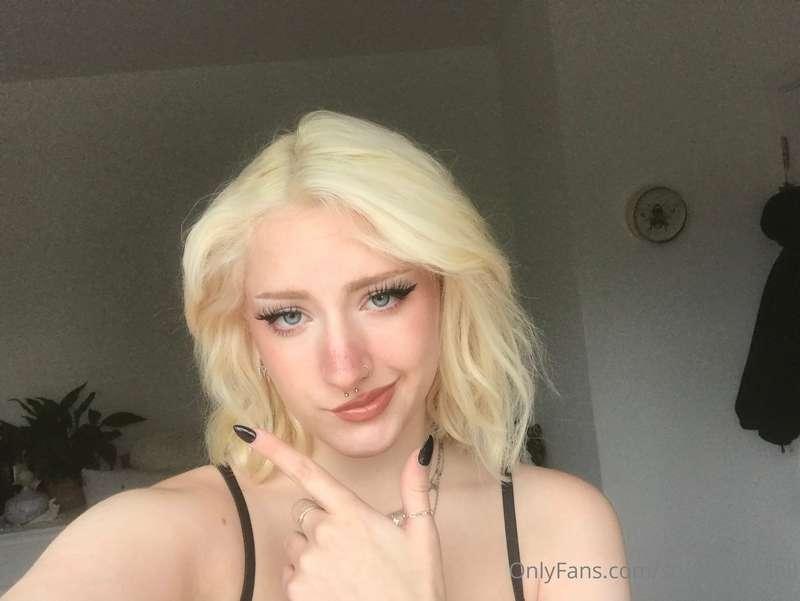 sunfl0werdoll image #4