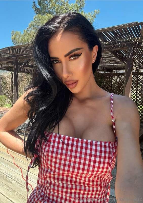 Hotdogs or Burgers? 👀🔥🇺🇸