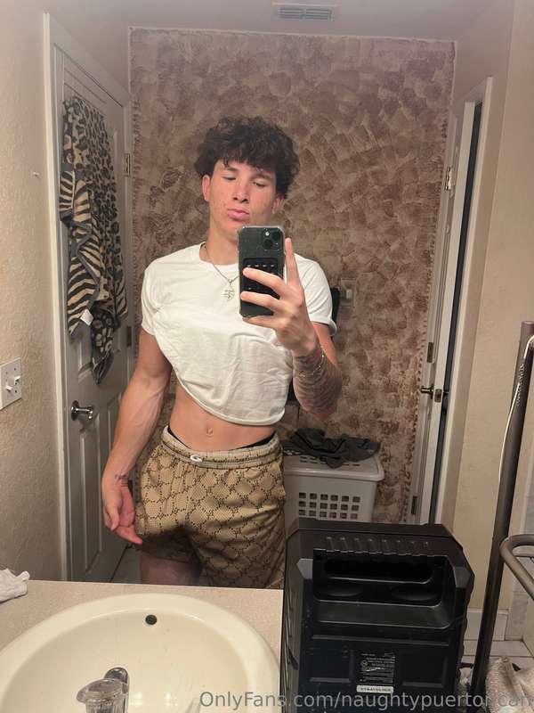 naughtypuertorican image #0