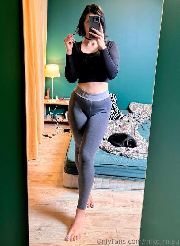 With yoga pants or with pantyhose? 🫣😉
