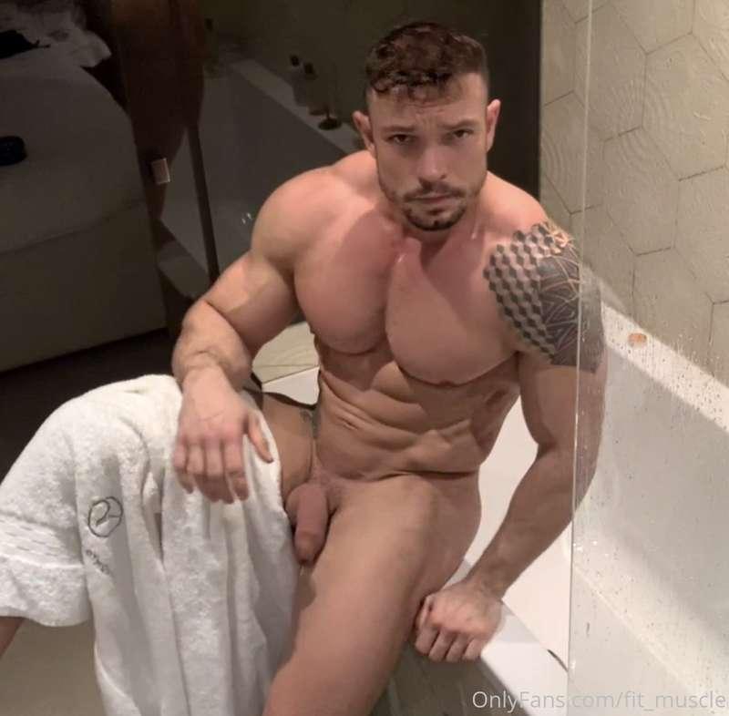 would someone like to shower with me? come watch the next vi..