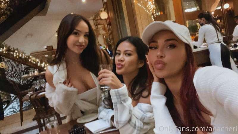 Made it to NYC with my girls @kirzlyn @toriaranae  👭😍 We're ..
