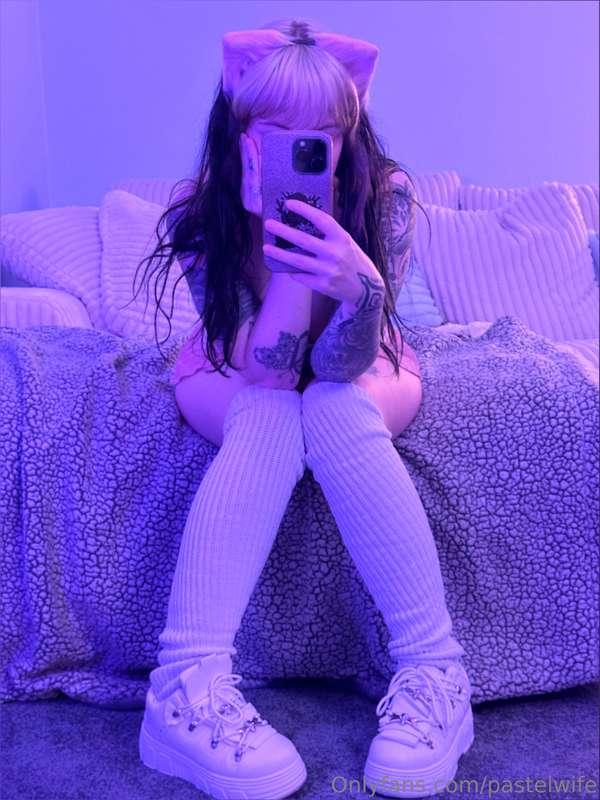 keep me company in my DMs tonight? 🥺
