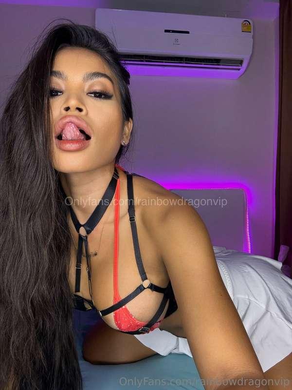 Do you like my natural beauty? 🥰 