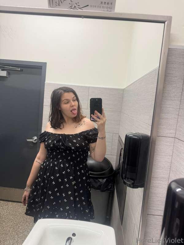 Sun dress season is here 😎