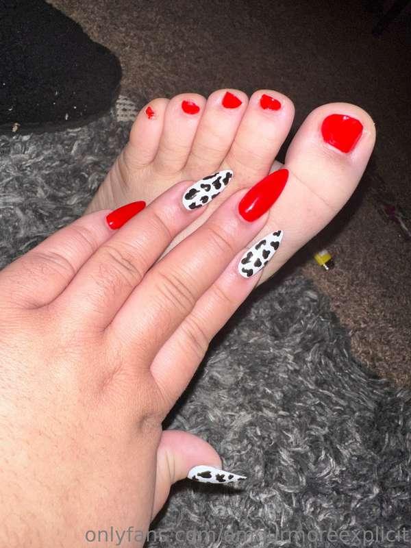 Should I post feet content?