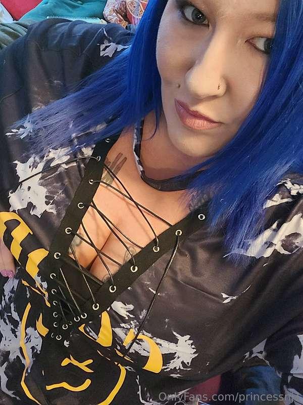 Happy Thursday my loves