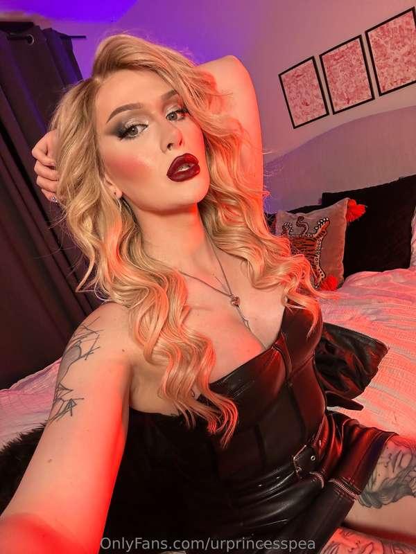Hey there, why do you look so nervous? 😈💋😈💋